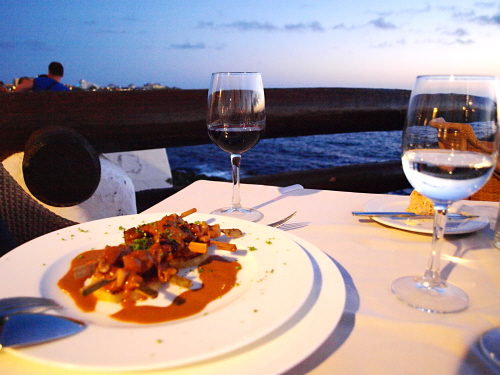 Las Rocas Restaurant Review, Romance & Great Food on the Rocks